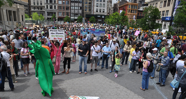 Proclaiming “Veggie Pride” in Paris and New York - Métropolitiques